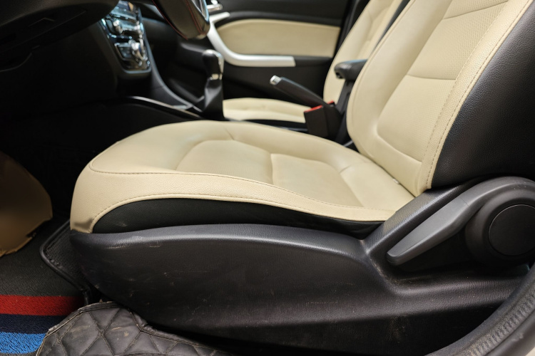 Changan Alsvin V7 2017 car image #32