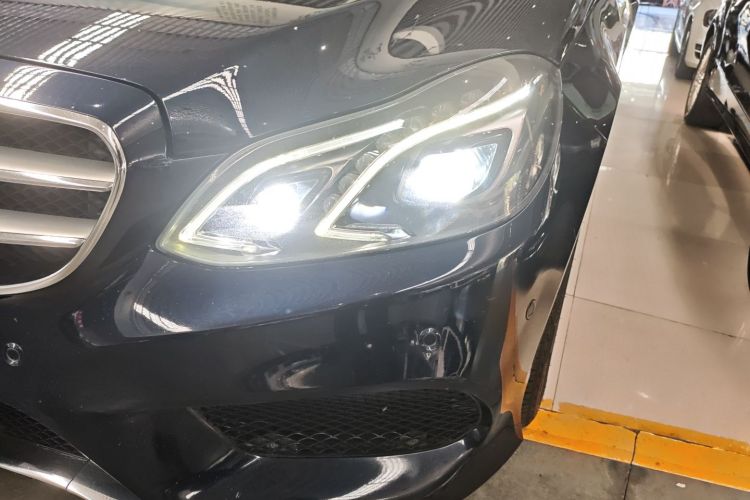 Mercedes-Benz E Class 2015 car image #32