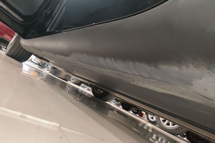 Tesla Model Y 2023 car image #32