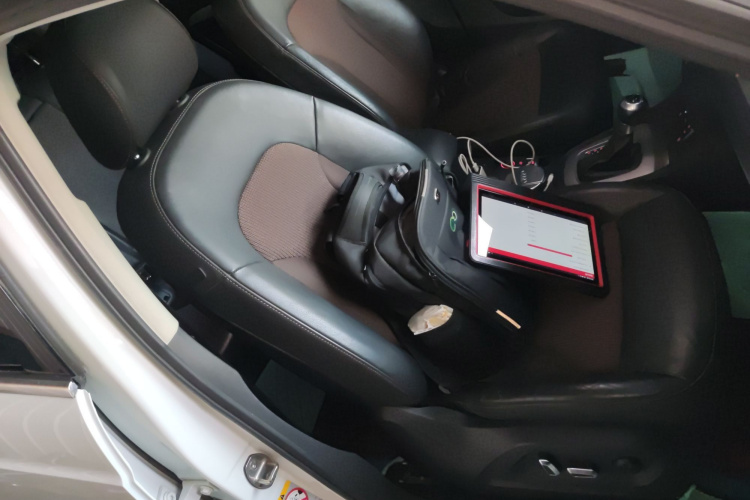 Audi Q3 2017 car image #32