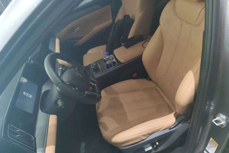 BYD SongL DM-i 2024 #32 BYD SongL DM-i 2024 car image #32