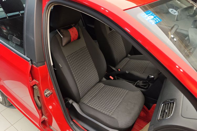 Polo 2018 car image #32