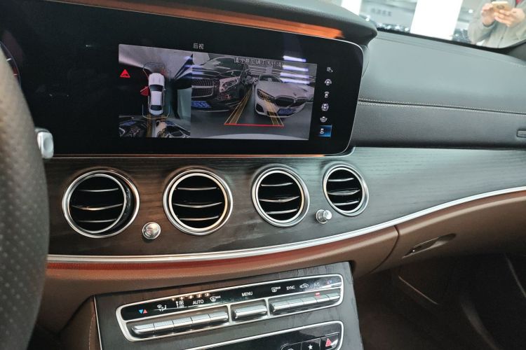 Mercedes-Benz E Class 2021 car image #32