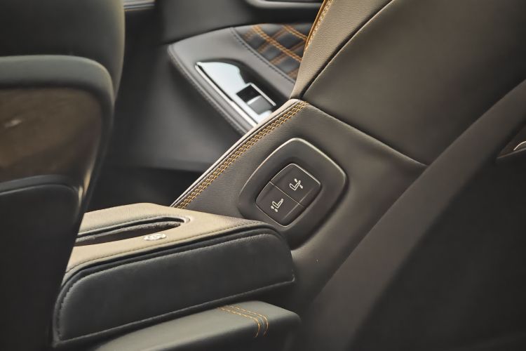 Toyota Avalon 2024 car image #32