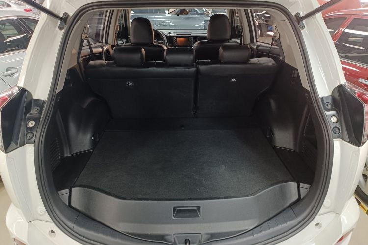 Toyota RAV4 2018 #32 Toyota RAV4 2018 car image #32