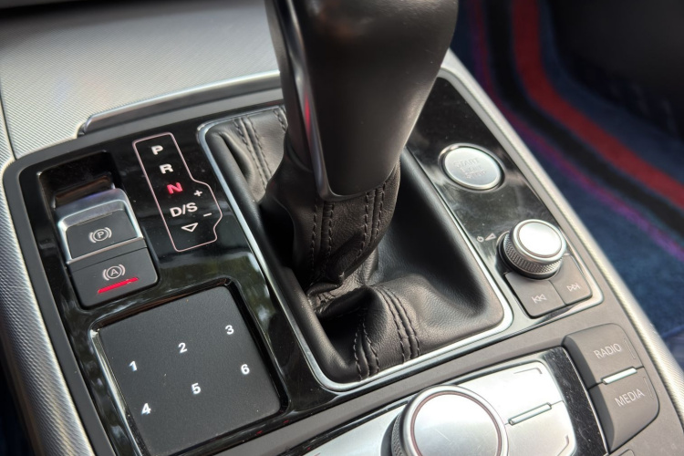 Audi A6 (Imported) 2018 #32 Audi A6 (Imported) 2018 car image #32