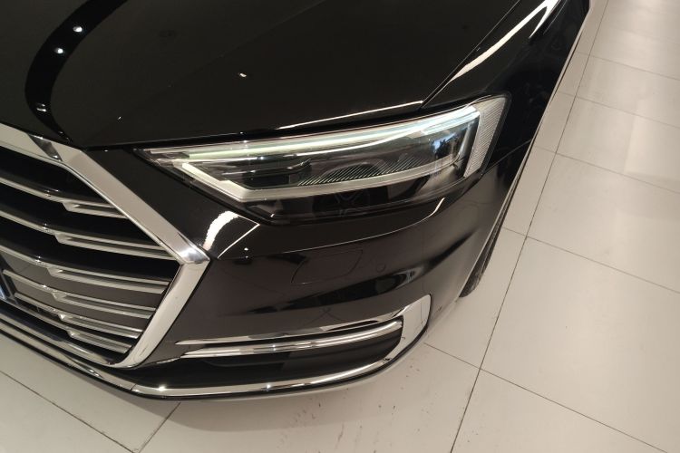 Audi A8 2020 imagem de carro #32