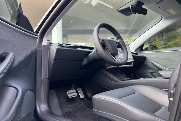 Tesla Model 3 2024 #32 Tesla Model 3 2024 car image #32