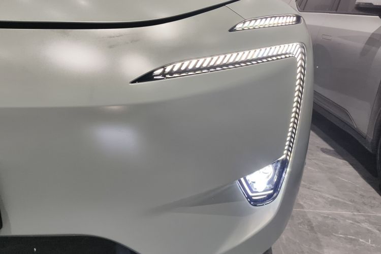 Avatr 11 2023 car image #32