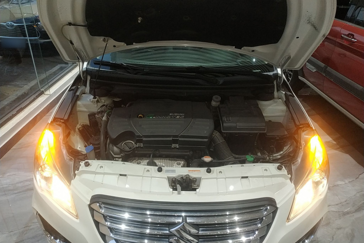 Suzuki Ciaz 2017 изображение автомобиля #32