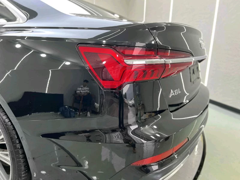 Audi A6L e-tron 2021 immagine di auto #32