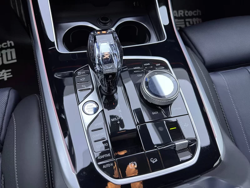 BMW X7 M60i 2022 #32 BMW X7 M60i 2022 car image #32