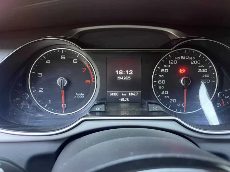 Audi A4 (Imported) 2016 #32 Audi A4 (Imported) 2016 car image #32