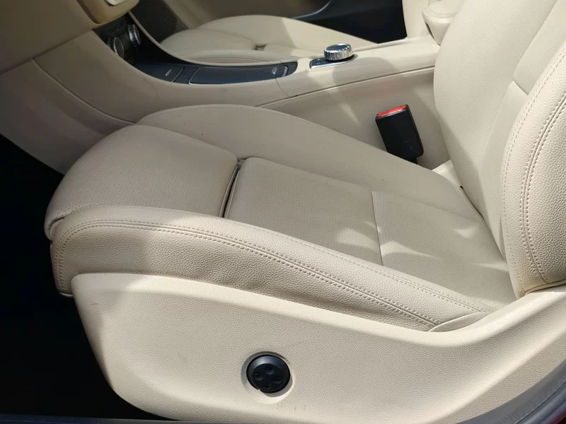 Mercedes-Benz GLA Class 2017 car image #32