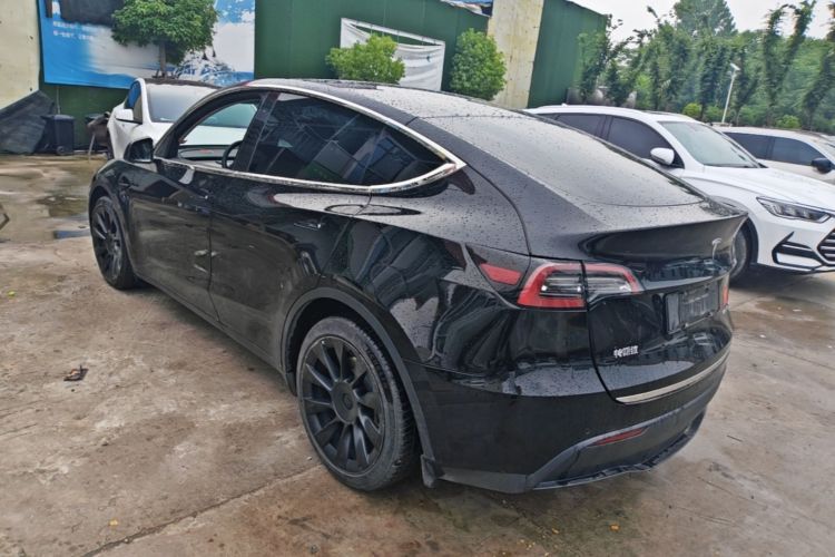 Tesla Model Y 2021 car image #5