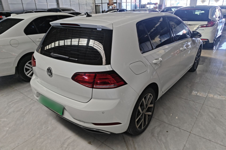 Volkswagen Golf 2020 car image #7