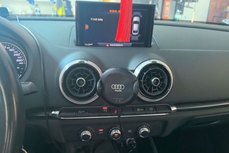 Audi A3 2019 car image #13