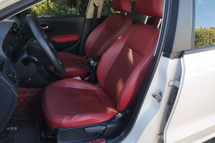 Volkswagen Polo 2015 car image #17