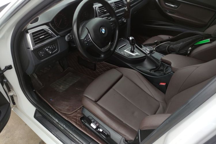 BMW 3 Series 2019 #19 BMW 3 Series 2019 immagine di auto #19