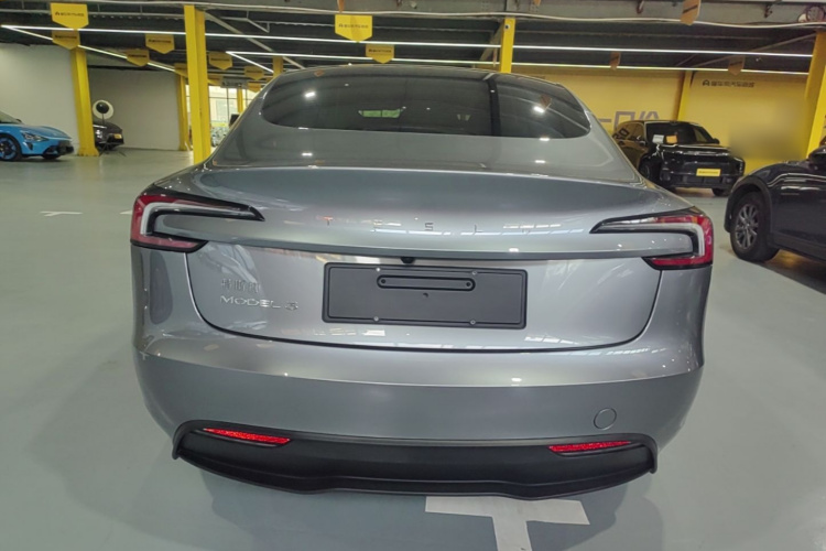 Tesla Model 3 2025 #4 Tesla Model 3 2025 car image #4