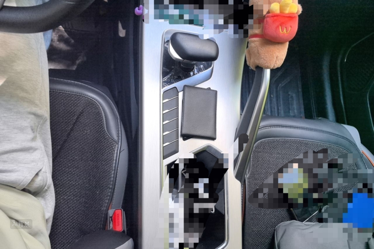 GEELY Coolray 2024 car image #16