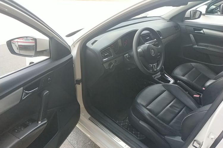 Volkswagen Lavida 2015 car image #12