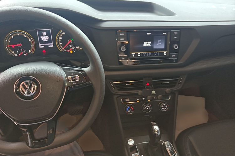 Volkswagen Tharu 2019 #10 Volkswagen Tharu 2019 car image #10