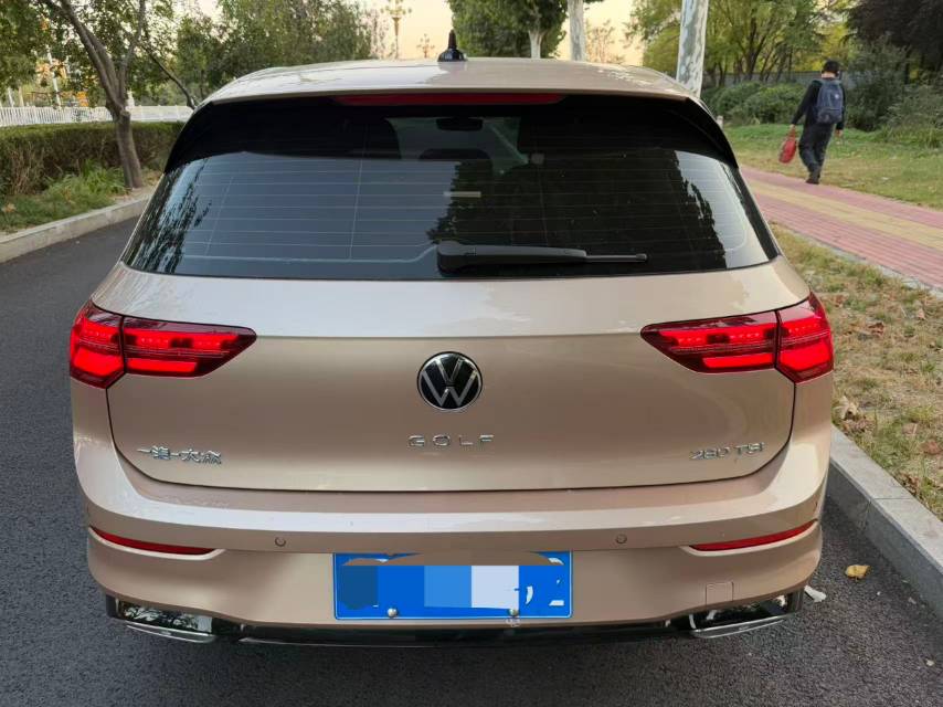 Volkswagen Golf 2022 car image #4