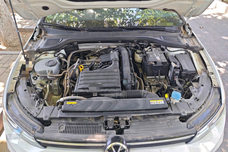 Volkswagen Golf 2022 car image #22