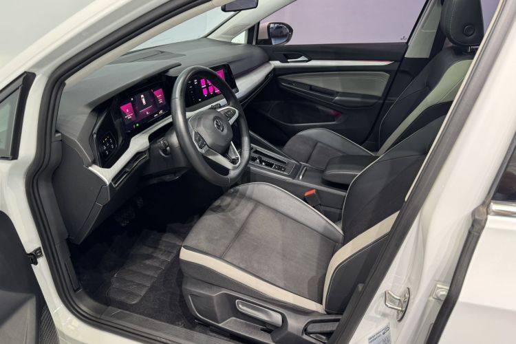 Volkswagen Golf 2022 car image #17