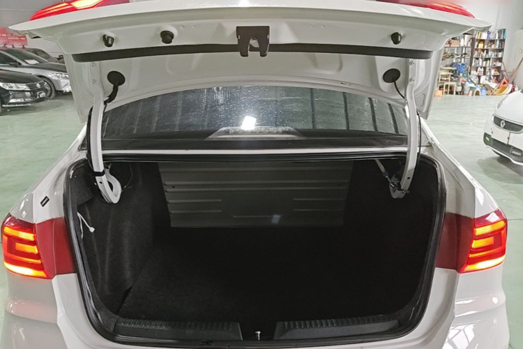 Volkswagen Santana 2017 #19 Volkswagen Santana 2017 car image #19