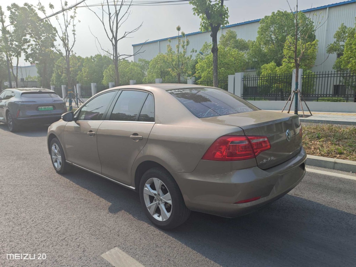Volkswagen Bora 2014 car image #4