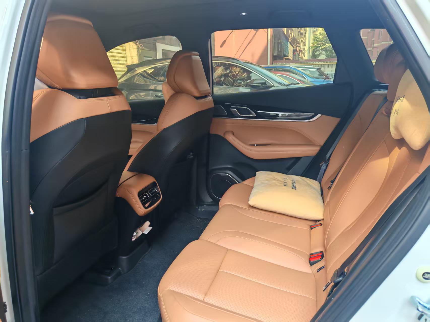 GEELY Boyue L 2026 car image #5