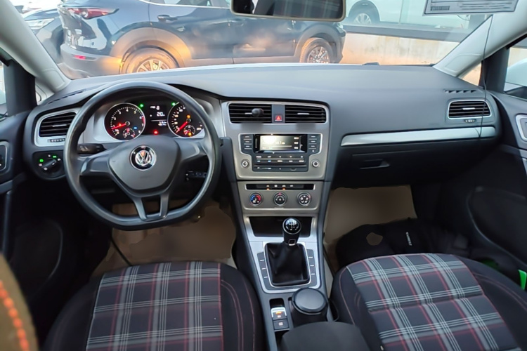 Volkswagen Golf 2016 car image #10