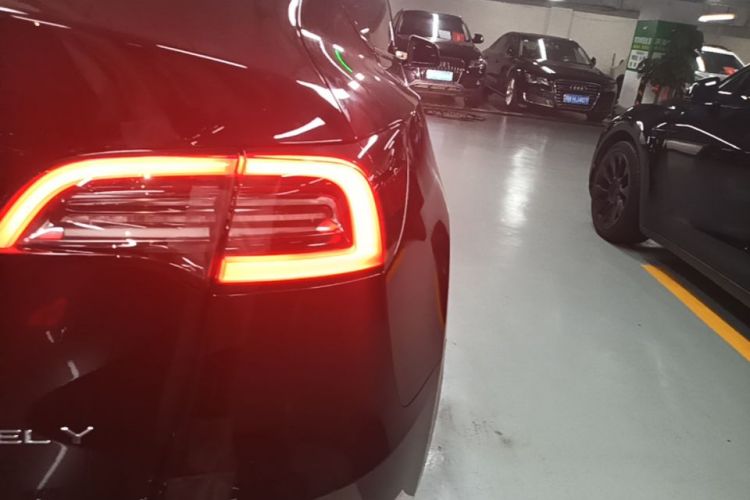 Tesla Model Y 2023 #8 Tesla Model Y 2023 immagine di auto #8