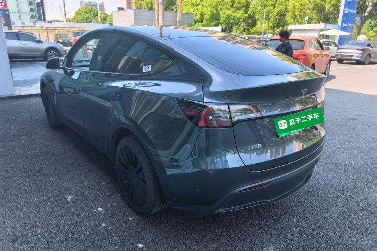 Tesla Model Y 2022 #5 Tesla Model Y 2022 car image #5
