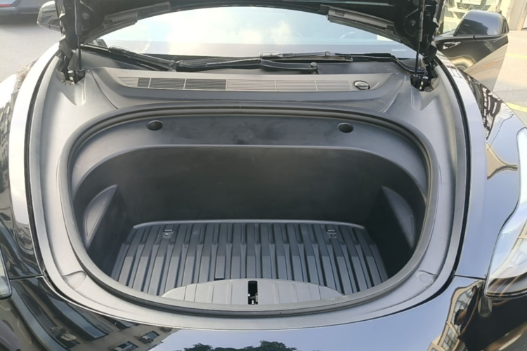 Tesla Model 3 2022 car image #27