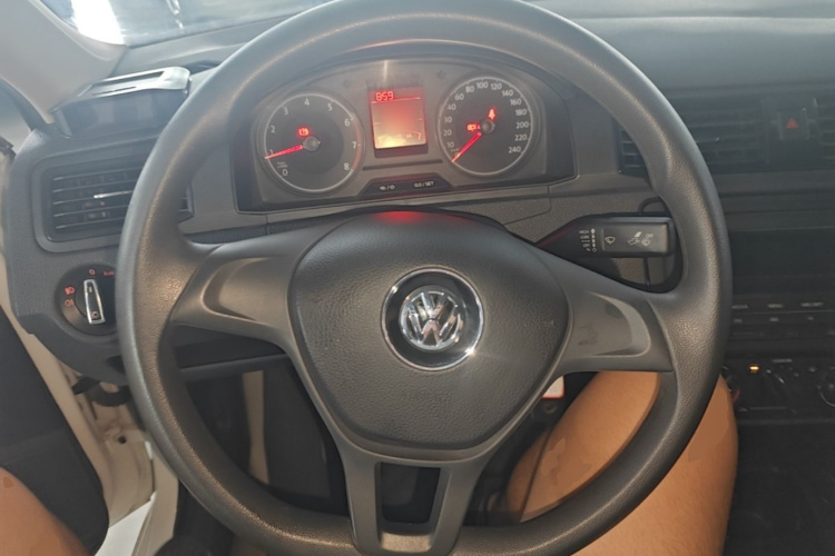 Volkswagen Santana 2018 car image #12