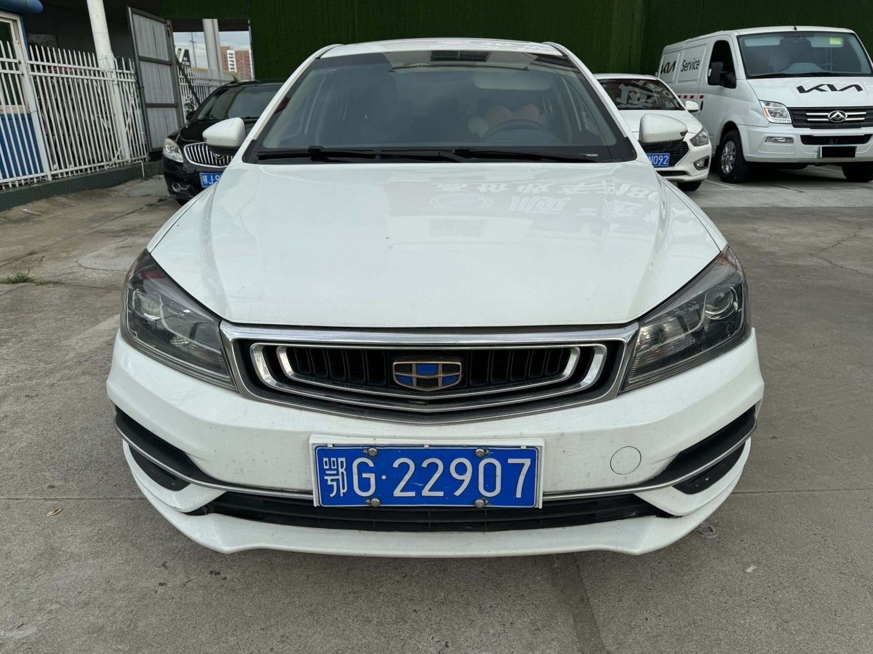 GEELY Emgrand 2018 car image #2