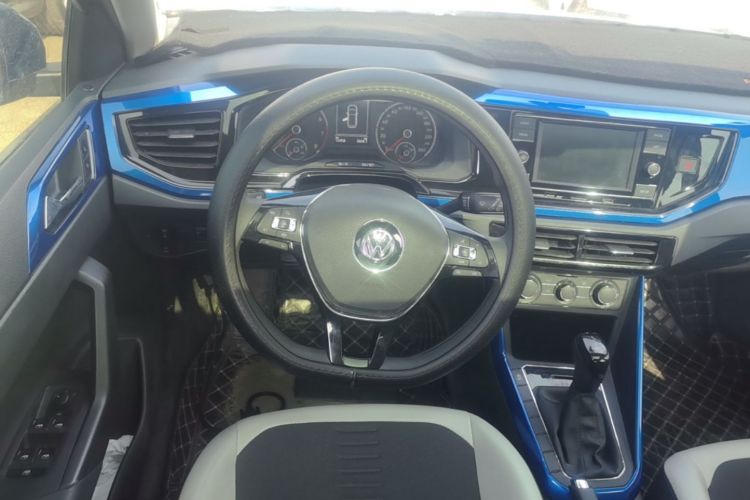 Volkswagen Polo 2020 car image #12