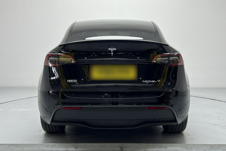 Tesla Model Y 2023 #6 Tesla Model Y 2023 car image #6
