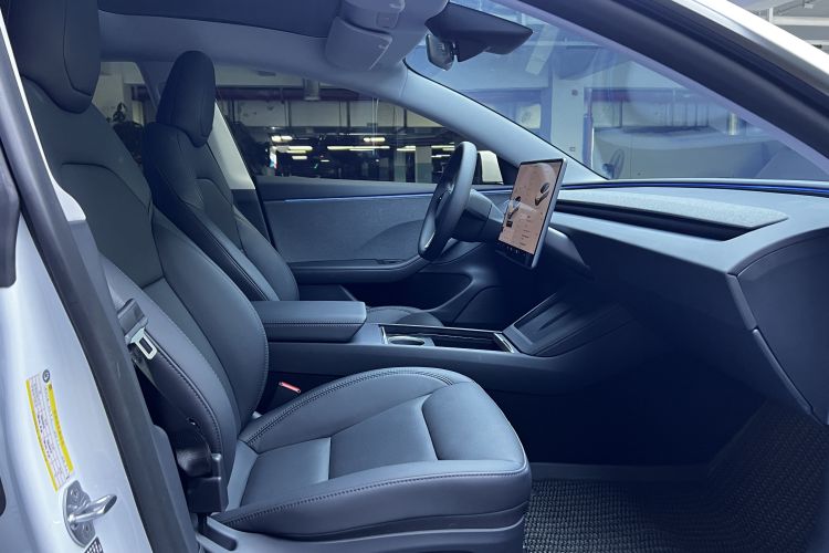 Tesla Model 3 2025 imagem de carro #12