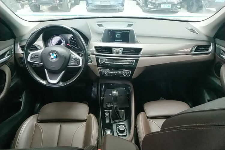 BMW X1 2019 car image #10