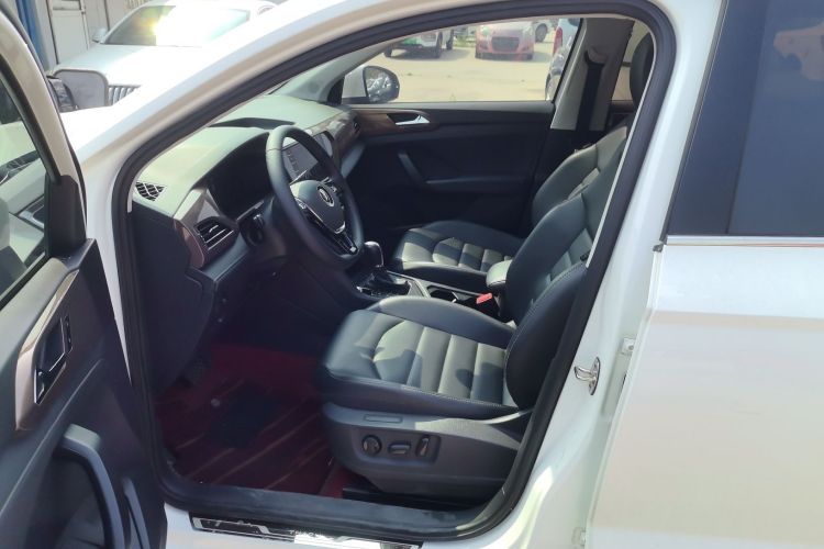 Volkswagen Tharu 2022 immagine di auto #15