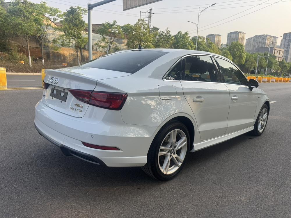 Audi A3 2019 immagine di auto #7