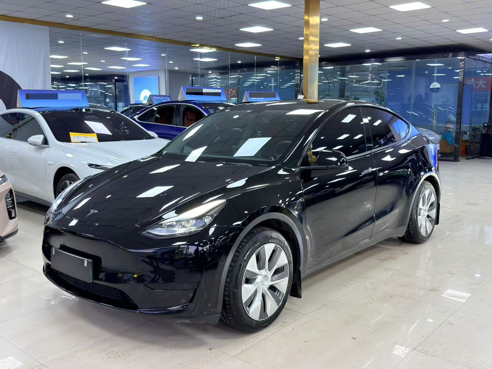 Tesla Model Y 2023 Tesla Model Y 2023 صورة سيارة