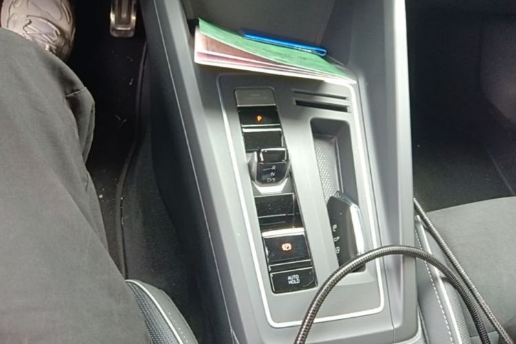 Volkswagen Golf 2021 car image #16
