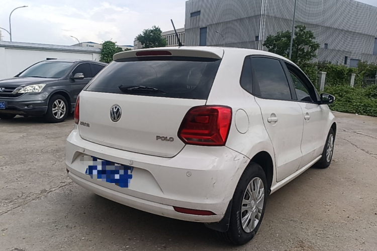 Volkswagen Polo 2016 car image #7