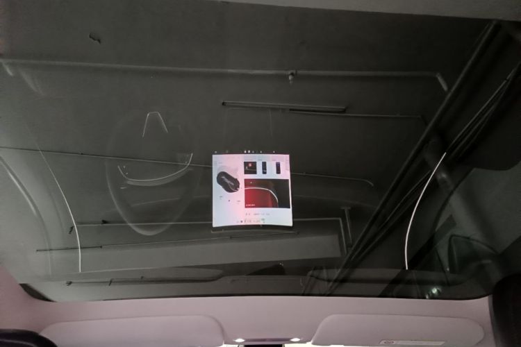 Tesla Model Y 2025 car image #18