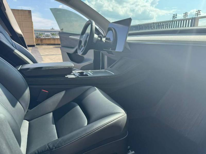 Tesla Model Y 2022 #7 Tesla Model Y 2022 car image #7